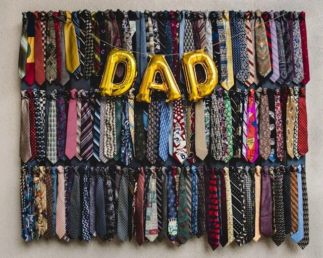 Dad balloons with tie